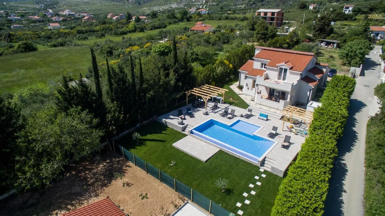 Luxury Villa With A Swimming Pool Plano, Trogir - 20902 Kaštel Štafilić