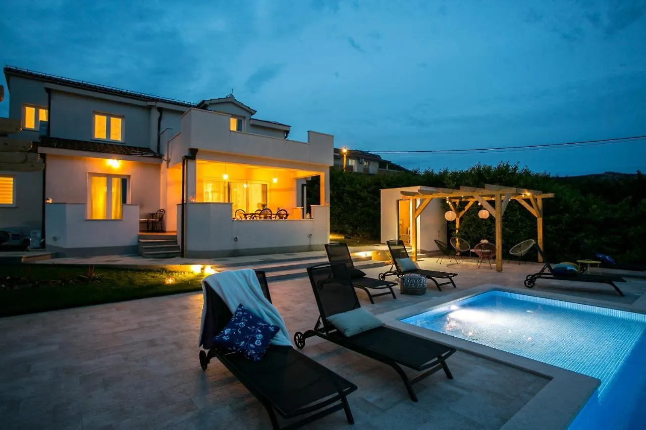 Luxury Villa With A Swimming Pool Plano, Trogir - 20902 Kaštel Štafilić