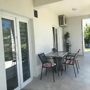 Dobric Apartment