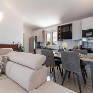 Amazing Sea View Apartment- Romantica Apartment