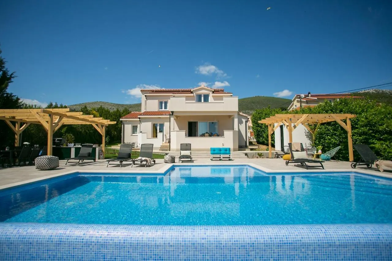 Luxury Villa With A Swimming Pool Plano, Trogir - 20902 Kastel Stafilic