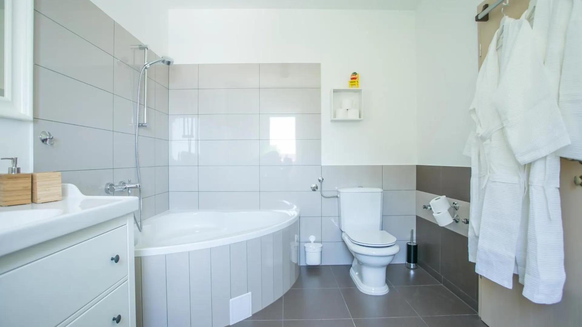 Luxury Villa With A Swimming Pool Plano, Trogir - 20902 Kastel Stafilic